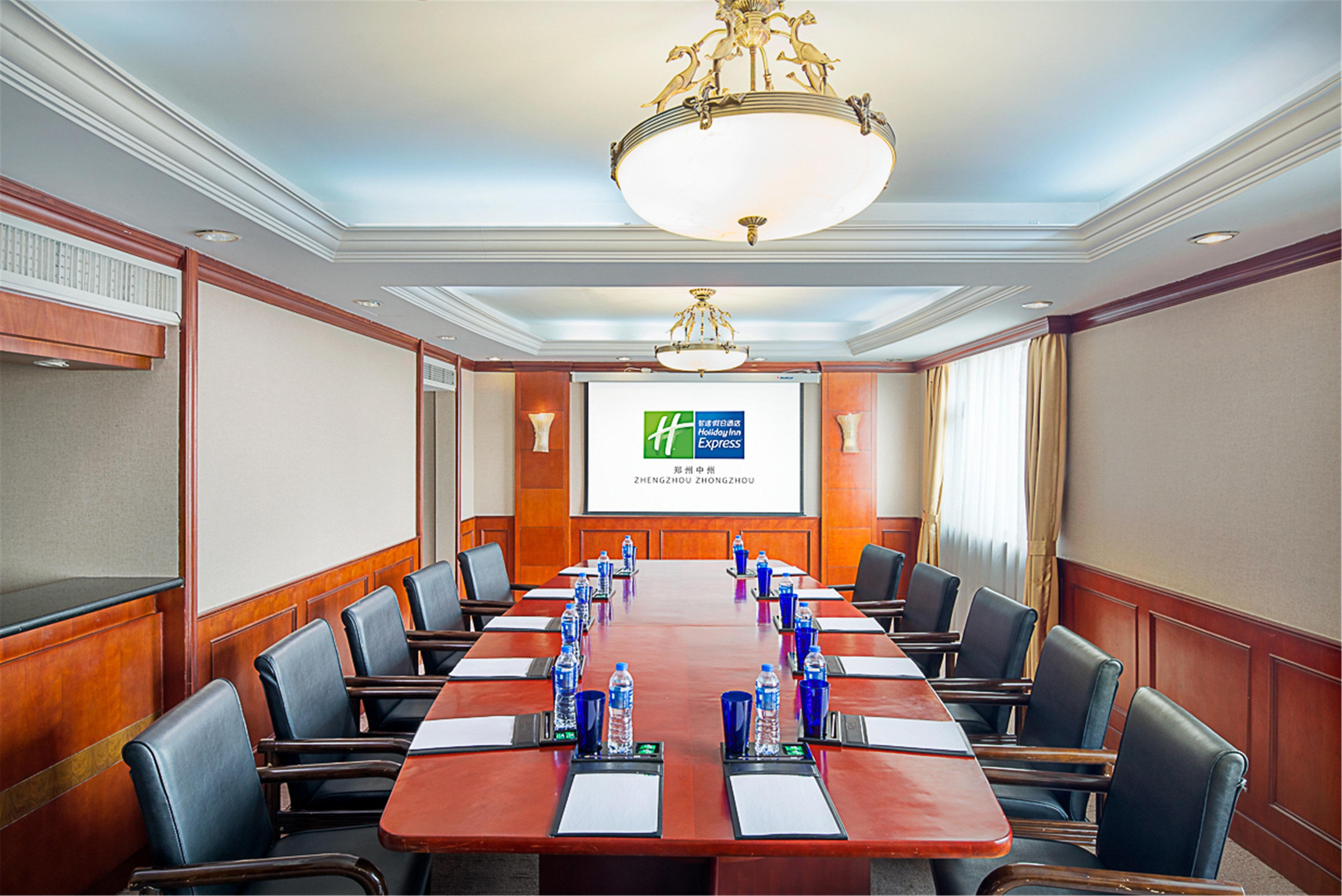 Holiday Inn Express Zhengzhou Zhongzhou By Ihg Exterior photo